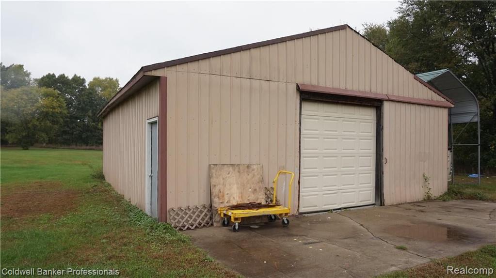 13189 Foley Road Fenton, MI 48430 - Photo 13 of 87