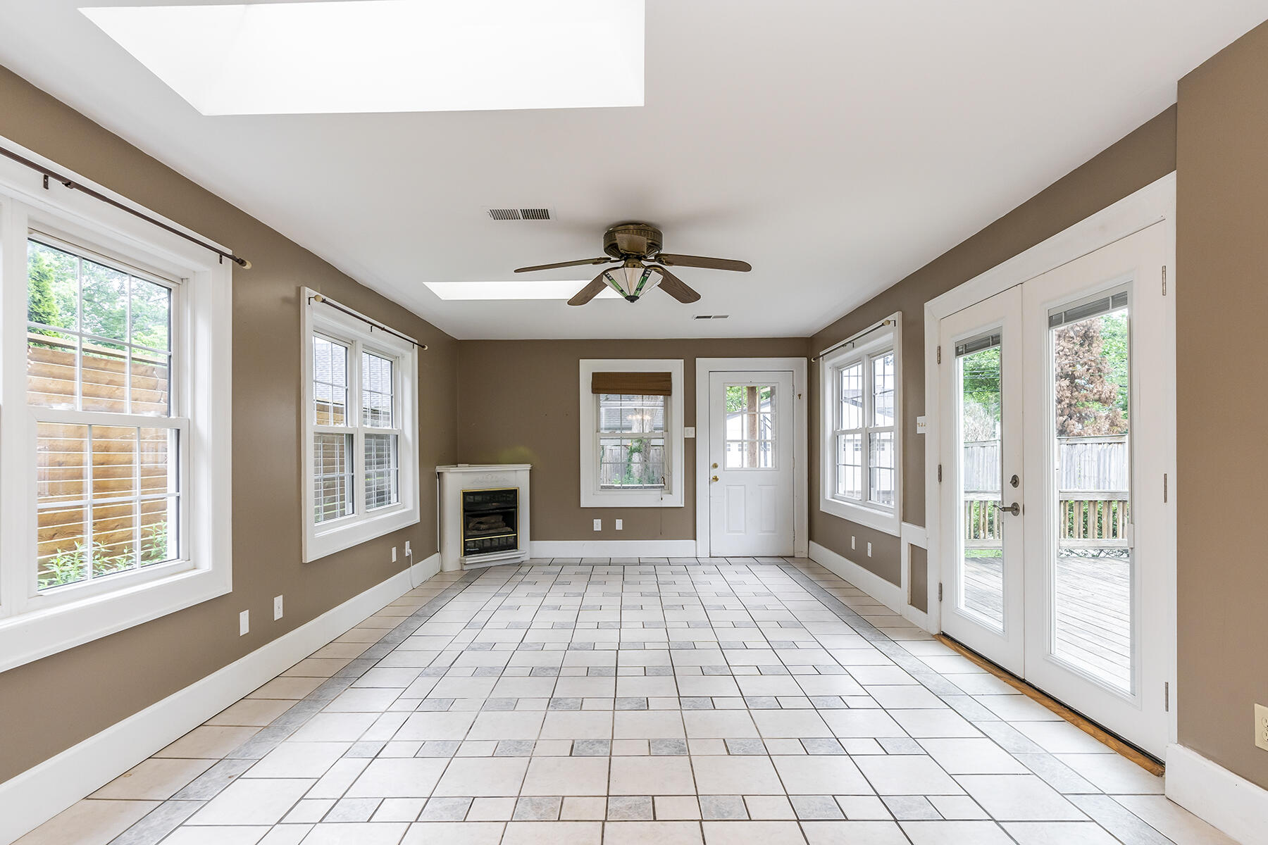 341 Dudley Road Lexington, KY 40502 - Photo 16 of 38 341dudley19