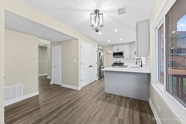 $479,000 | 1700 Wildwood Lane, Hanover Park, IL 60133