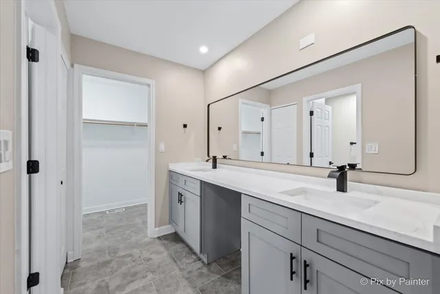 $479,000 | 1700 Wildwood Lane, Hanover Park, IL 60133