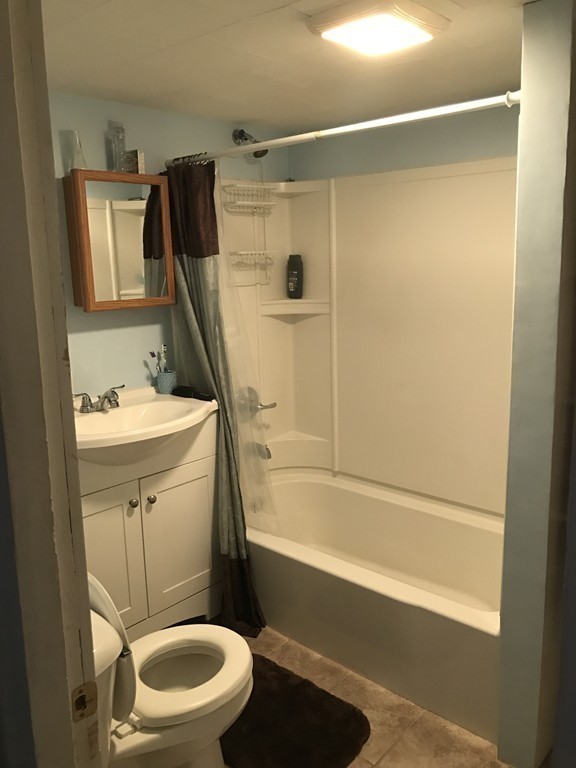 35 Ashley Street Springfield, MA 01105 - Photo 14 of 17