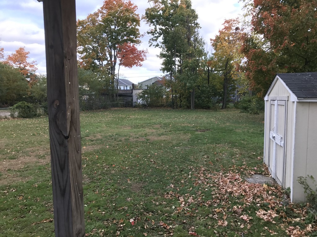 35 Ashley Street Springfield, MA 01105 - Photo 5 of 17