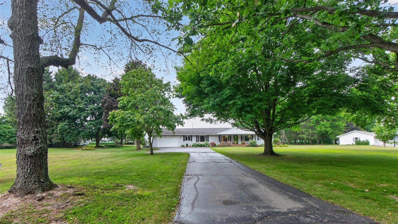 1062 South Parma Road Parma, MI 49269 - Photo 3 of 77 Gallery Image 3