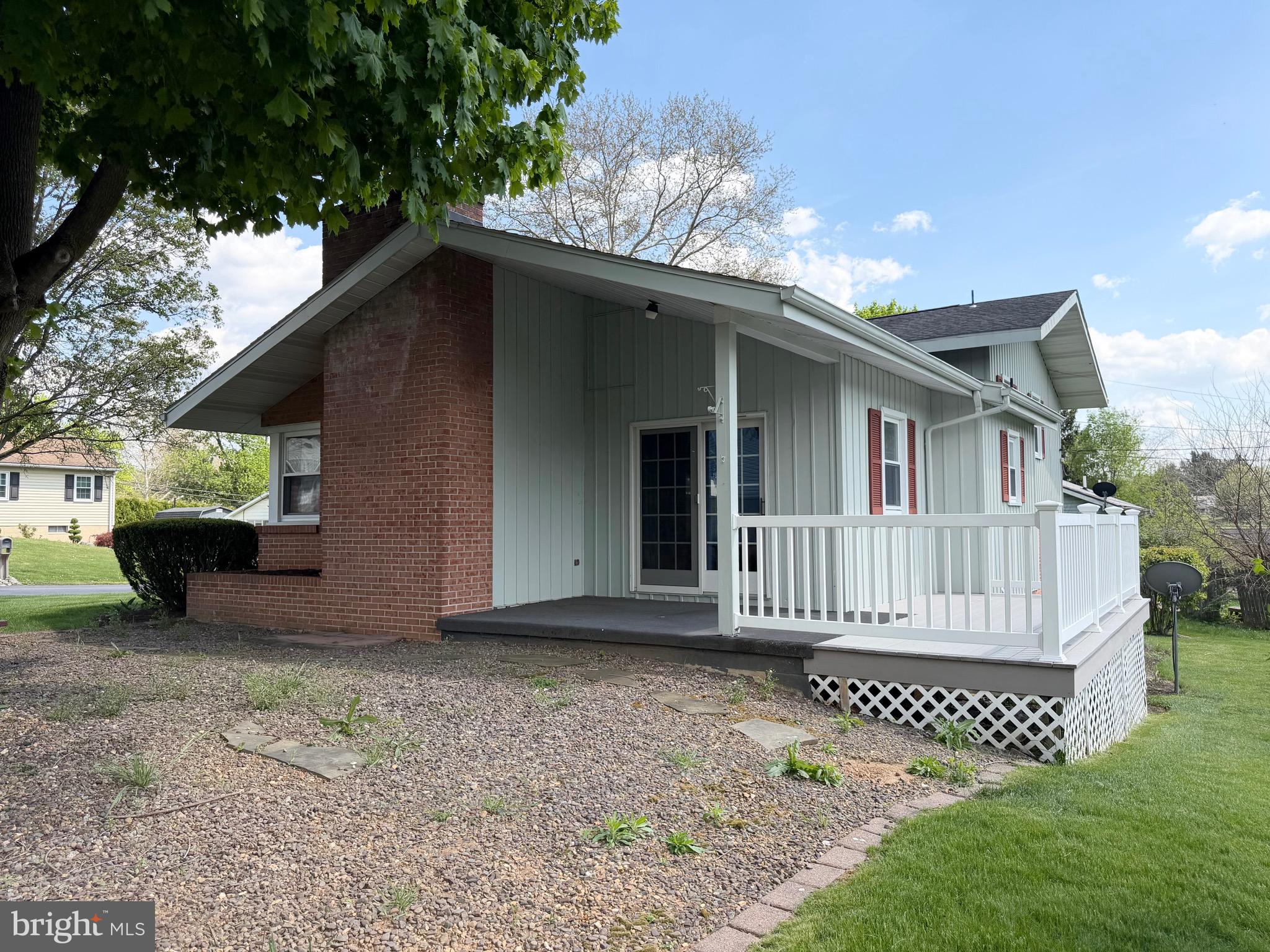 903 Fox Meadow Road Chambersburg, PA 17202 - Photo 23 of 32 Right Side