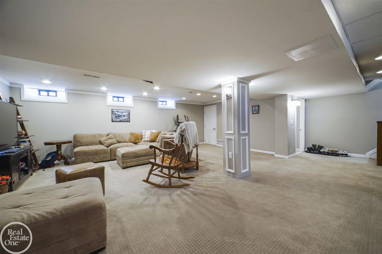 275 Moran Road Grosse Pointe Farms, MI 48236 - Photo 35 of 43