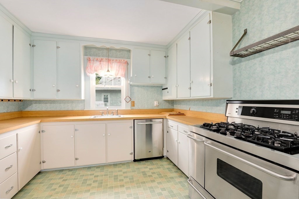 83 Evans Road Marblehead, MA 01945 - Photo 15 of 41 Gallery Image 15