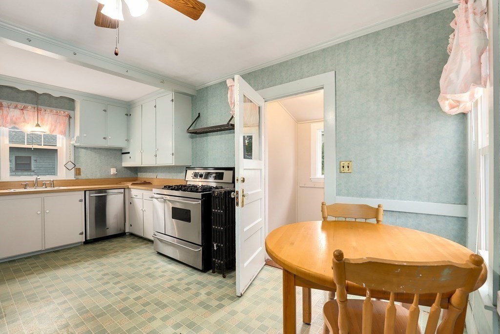 83 Evans Road Marblehead, MA 01945 - Photo 17 of 41 Gallery Image 17