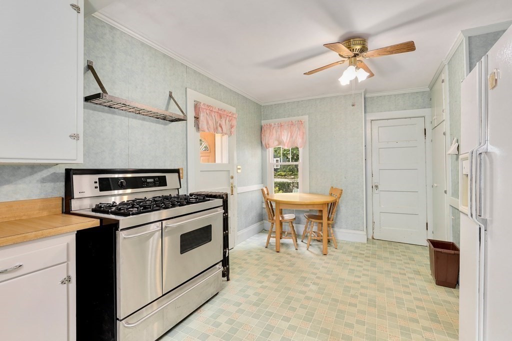 83 Evans Road Marblehead, MA 01945 - Photo 18 of 41 Gallery Image 18