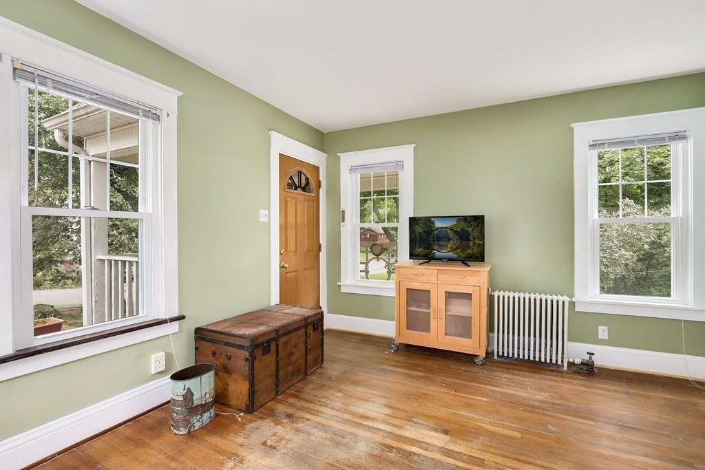83 Evans Road Marblehead, MA 01945 - Photo 8 of 41 Gallery Image 8