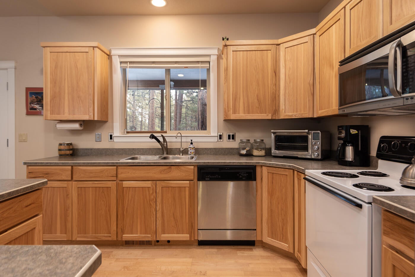69320 Deer Ridge Road Sisters, OR 97759 - Photo 12 of 39 12
