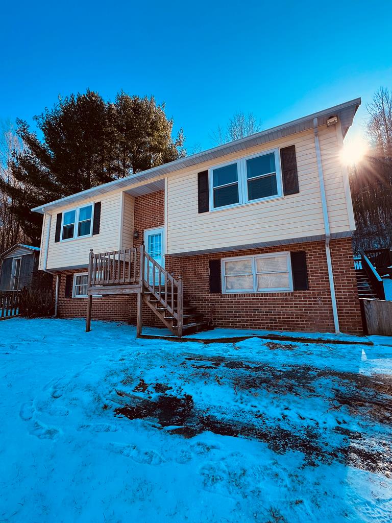 3208 Gratton Road Tazewell, VA 24651 - Photo 1 of 46 Gallery Image 1