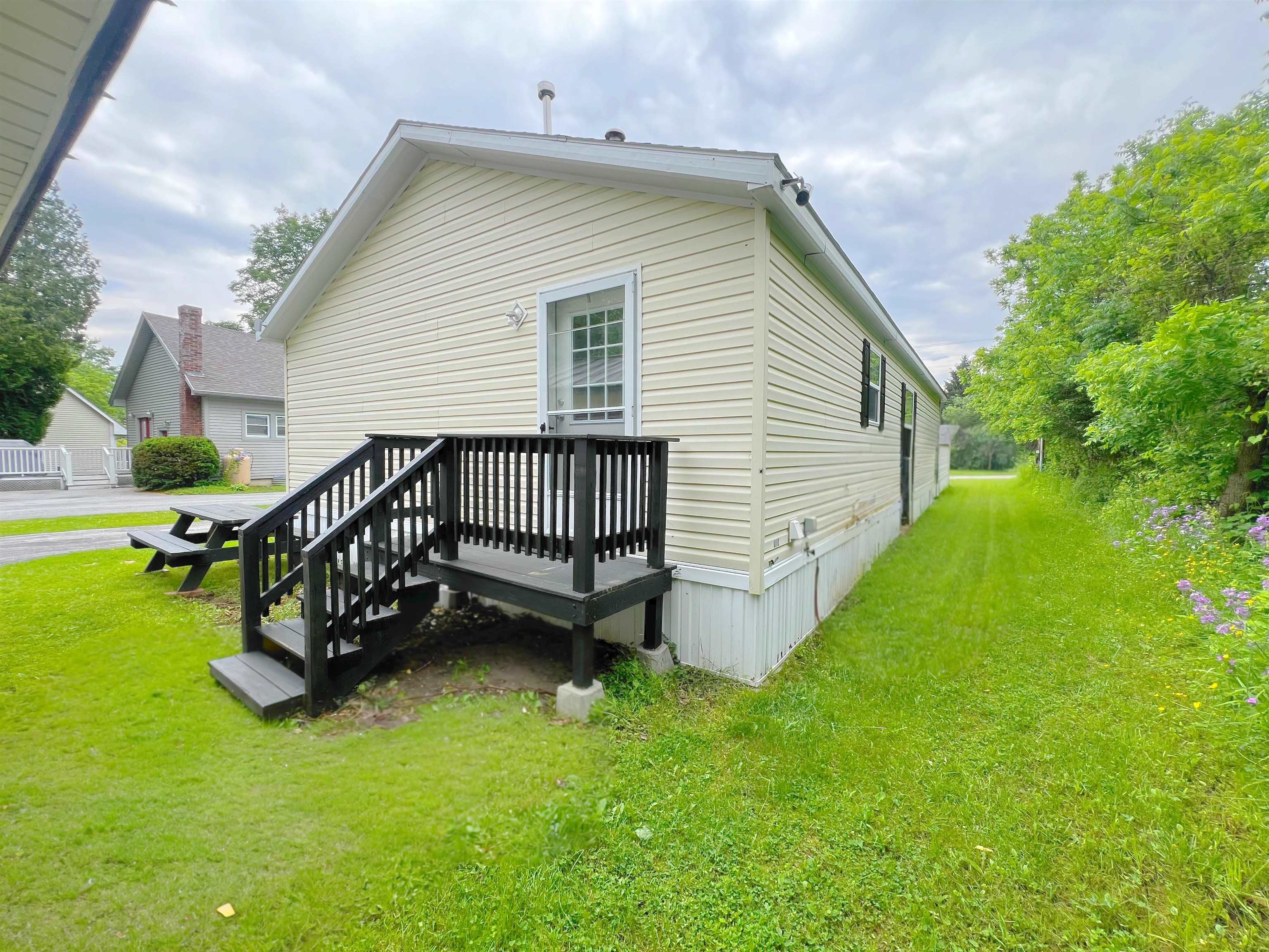 93 Jackson Avenue Rutland, VT 05701 - Photo 3 of 15