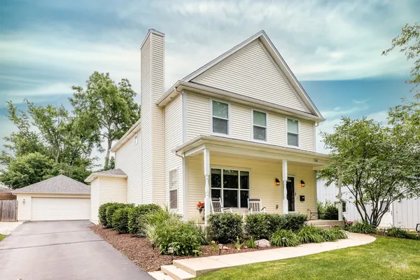 $595,000 | 750 North River Street, Batavia, IL 60510