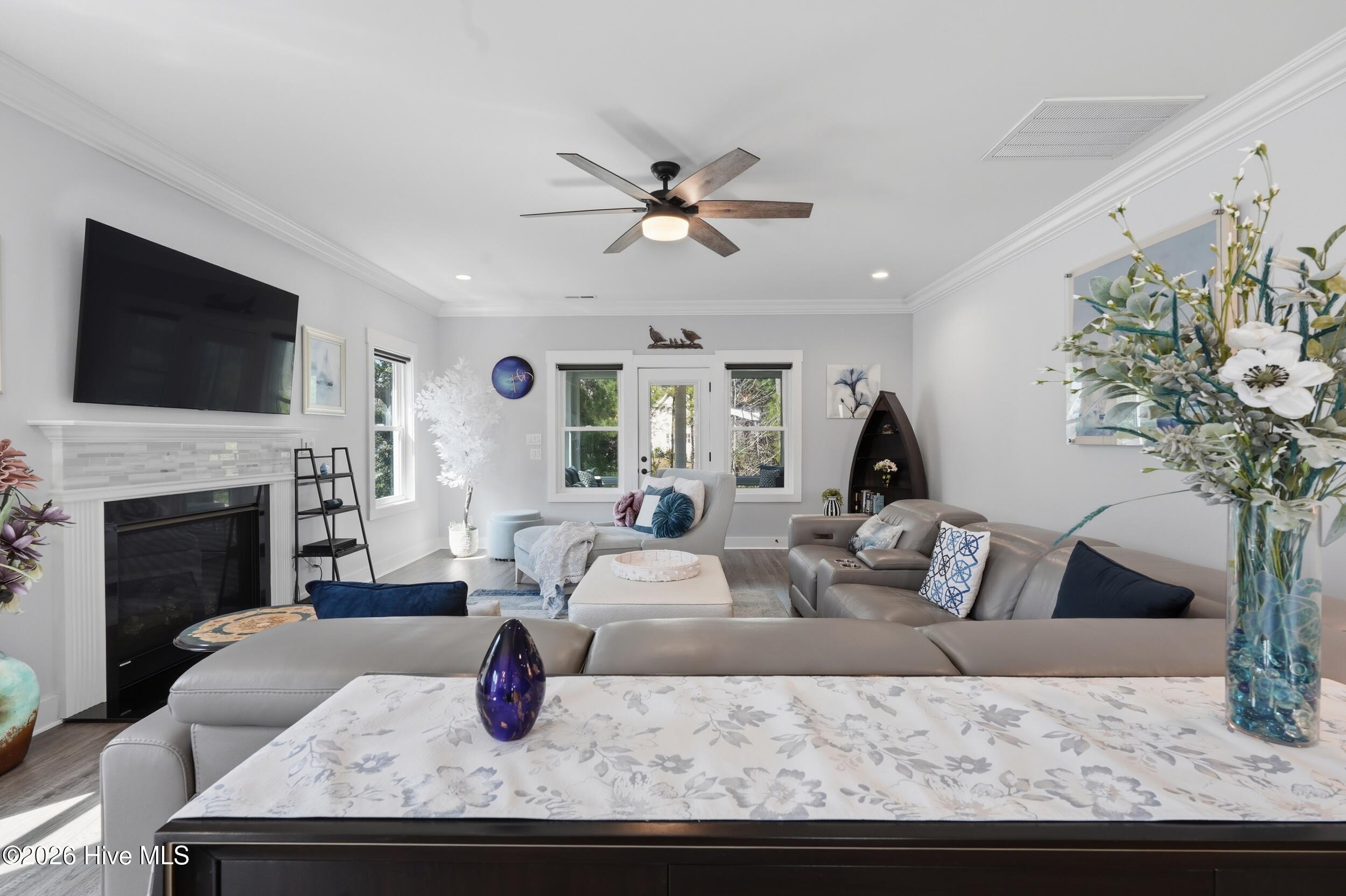 131 Everett Park Trail Holly Ridge, NC 28445 - Photo 33 of 120 Living Room Straight-On