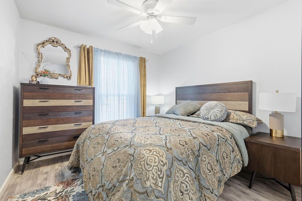 2828 Elk Grove Road Carrollton, TX 75007 - Photo 19 of 25 Gallery Image 19