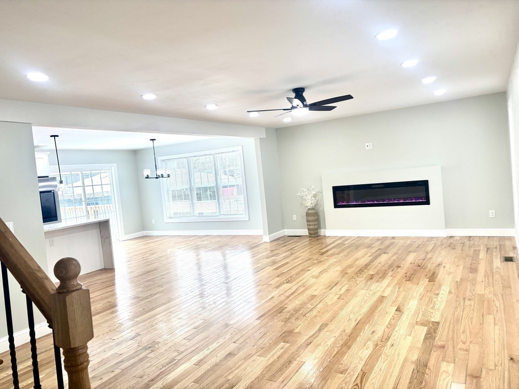 106 Almira Road Springfield, MA 01119 - Photo 3 of 32