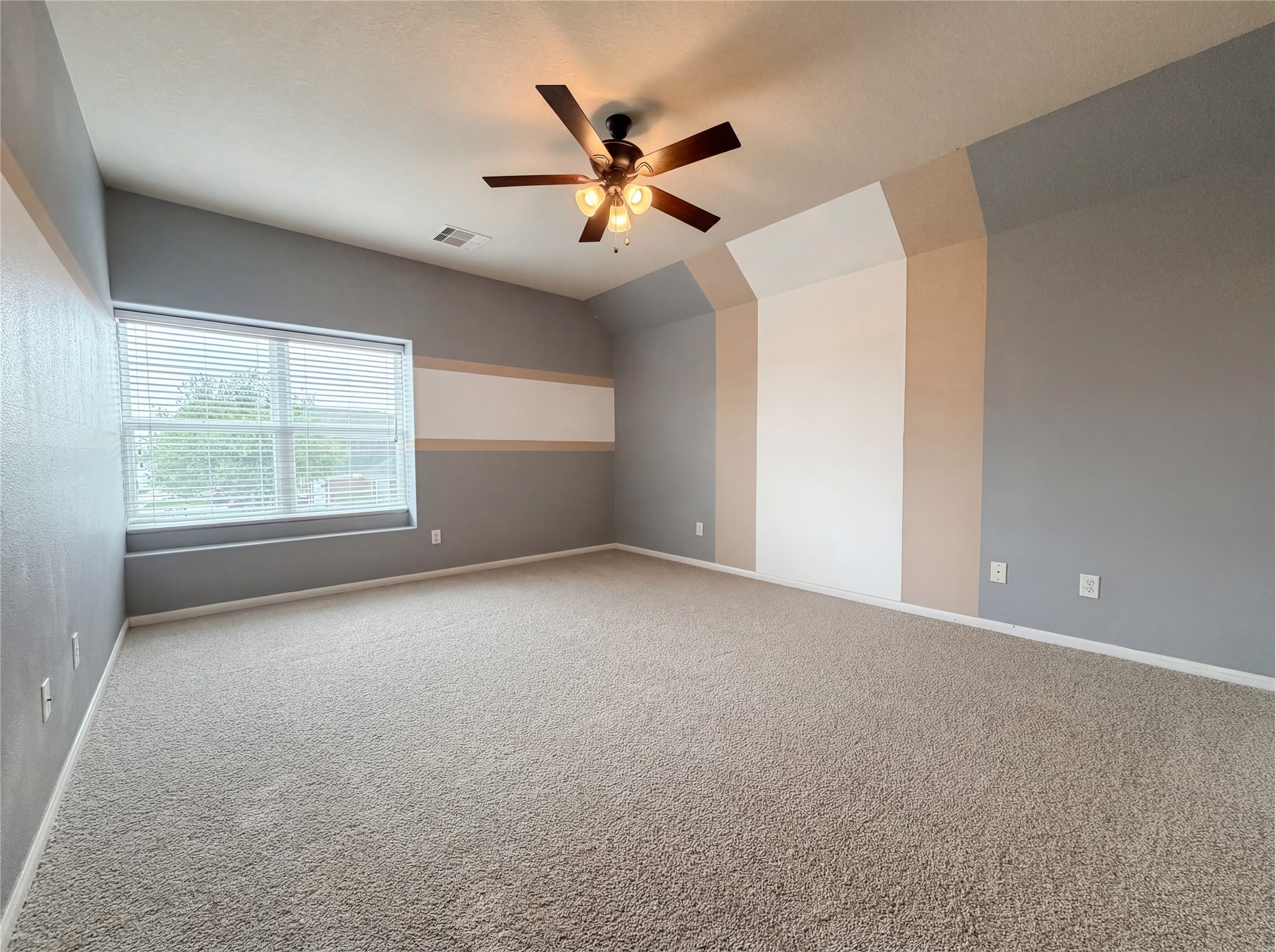 9881 Hyacinth Way Conroe, TX 77385 - Photo 6 of 18