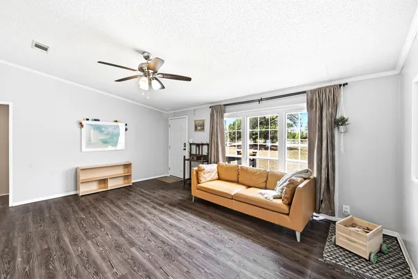 $495,000 | 159 Farris Lane, Smithville, TX 78957