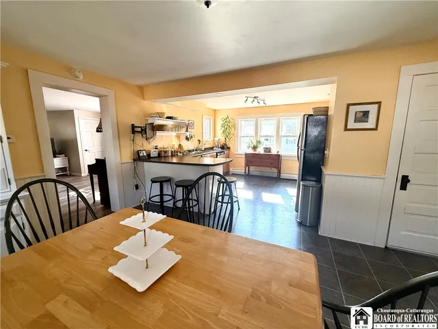 $234,900 | 20 Lakeview Avenue, Pomfret, NY 14063