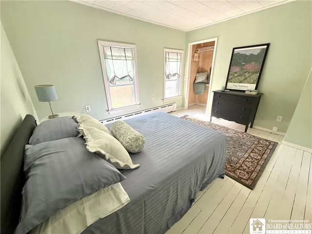 $234,900 | 20 Lakeview Avenue, Pomfret, NY 14063