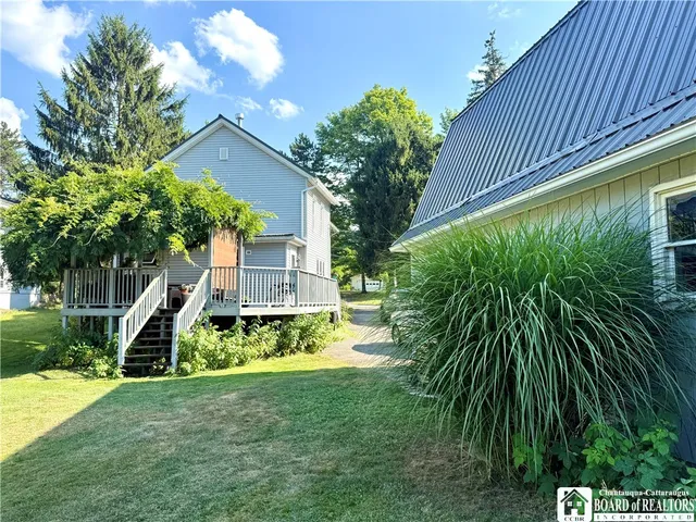 $234,900 | 20 Lakeview Avenue, Pomfret, NY 14063