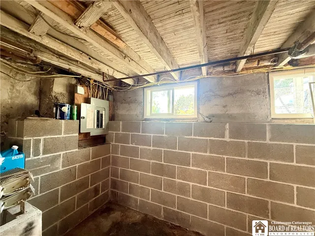 $234,900 | 20 Lakeview Avenue, Pomfret, NY 14063