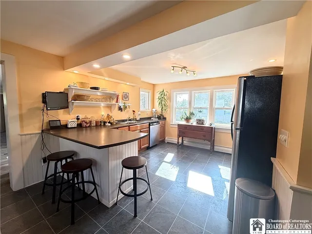 $234,900 | 20 Lakeview Avenue, Pomfret, NY 14063