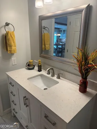 a view of a outdoor space with a house