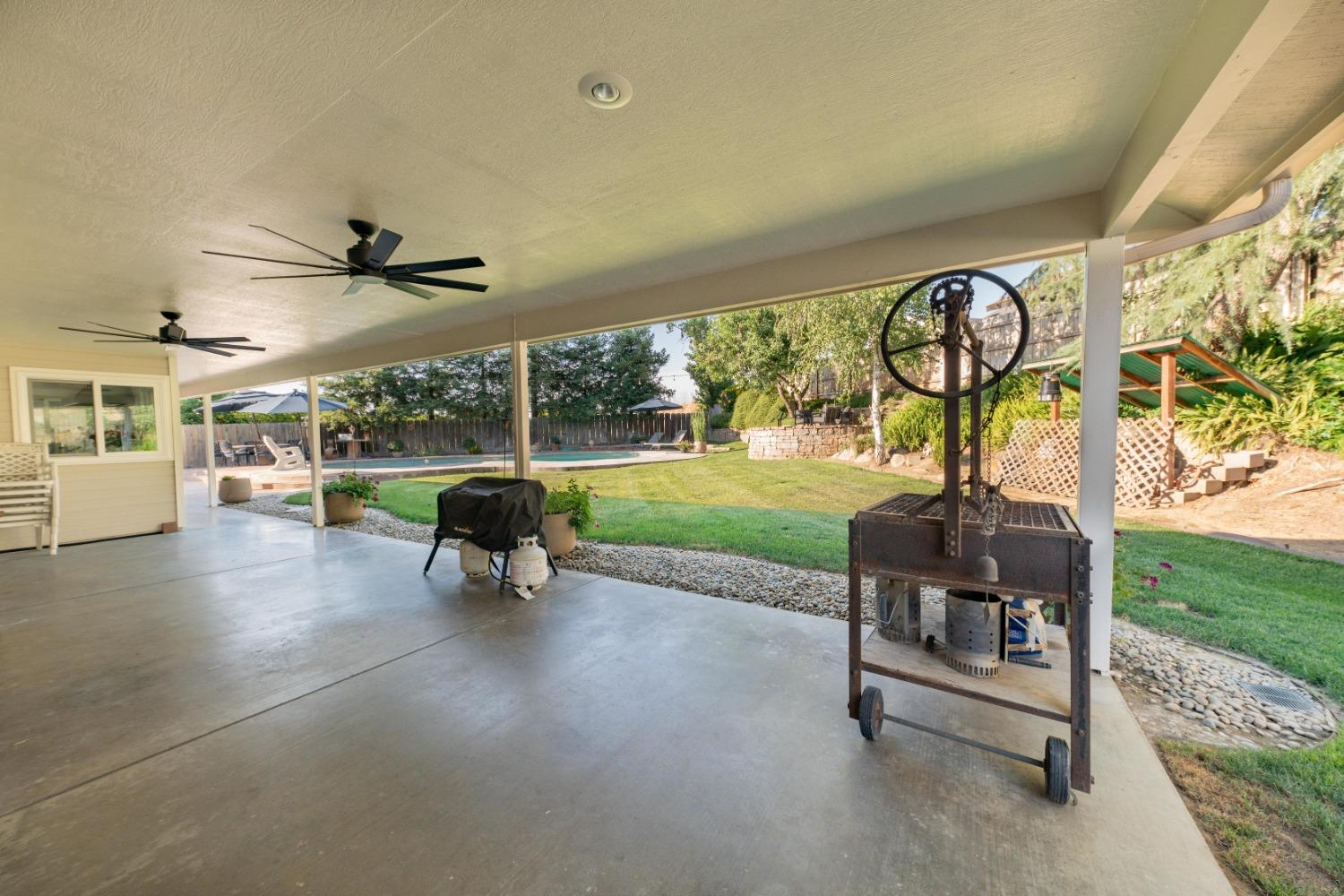 302 Fallbrook Circle Reedley, CA 93654 - Photo 38 of 51 Gallery Image 38