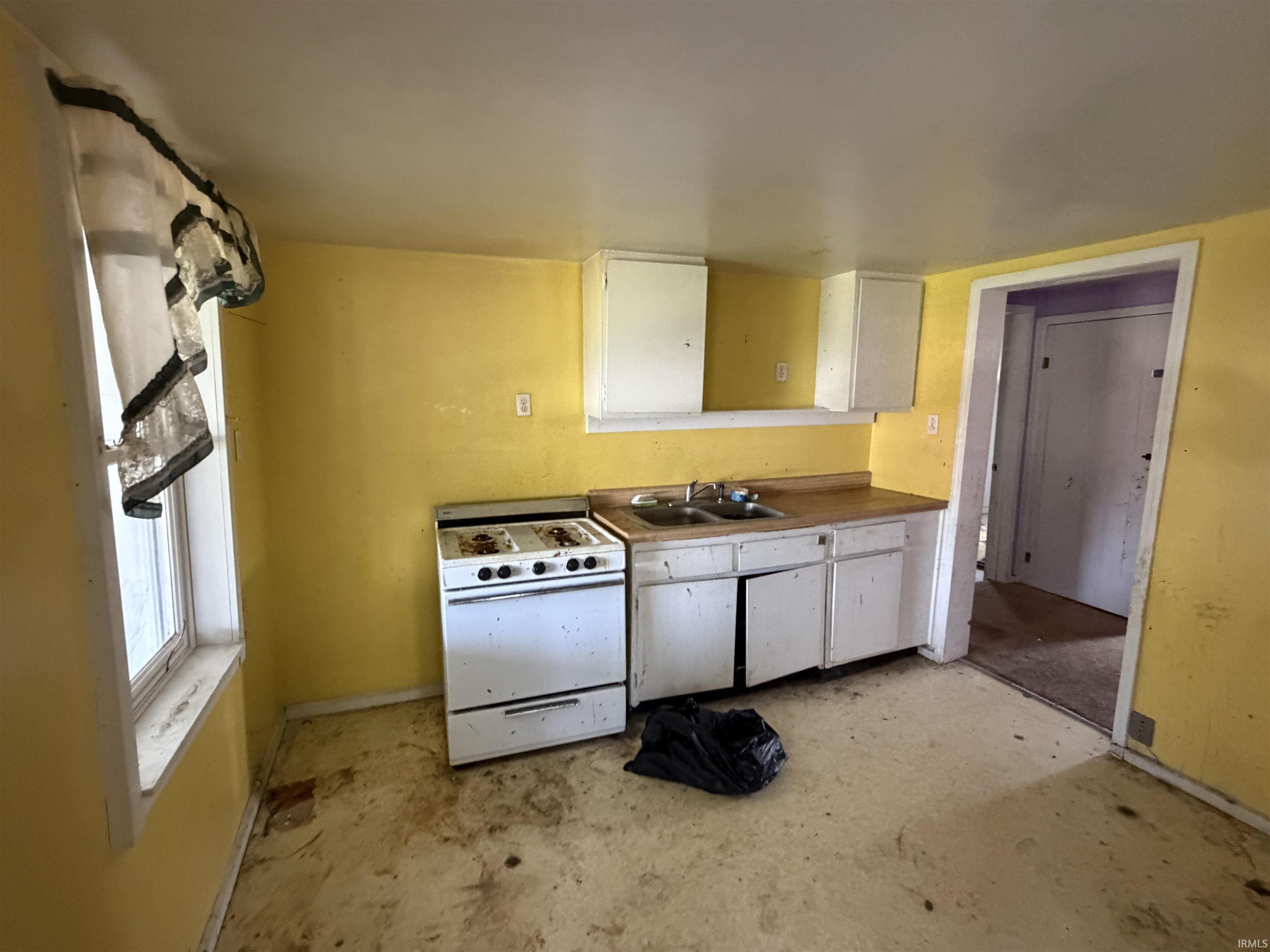 802 9th Street Bedford, IN 47421 - Photo 5 of 10 Gallery Image 5