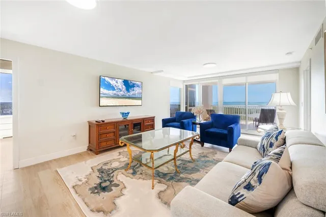 $18,000 | 6849 Grenadier Boulevard, Unit 1704, Naples, FL 34108