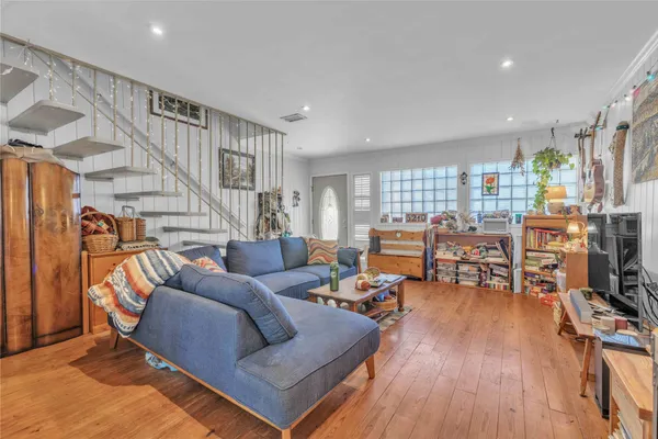 $2,300 | 5210 Woodrow Avenue, Unit A, Austin, TX 78756