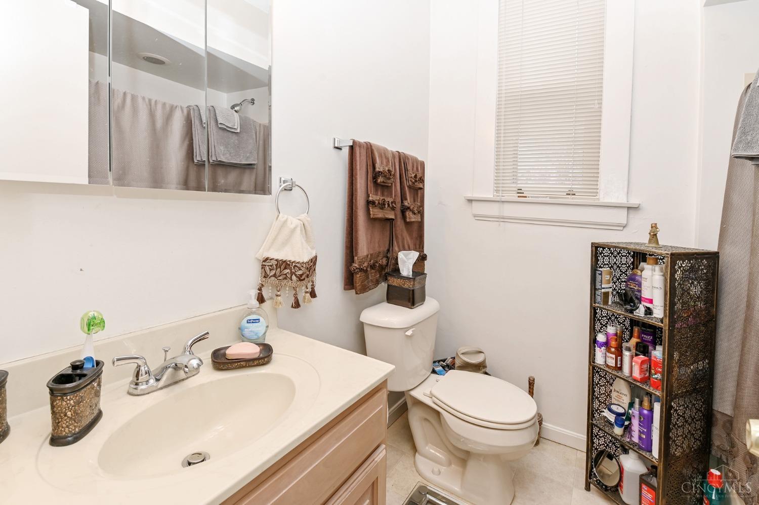 2598 Madison Road Cincinnati, OH 45208 - Photo 7 of 48 Gallery Image 7