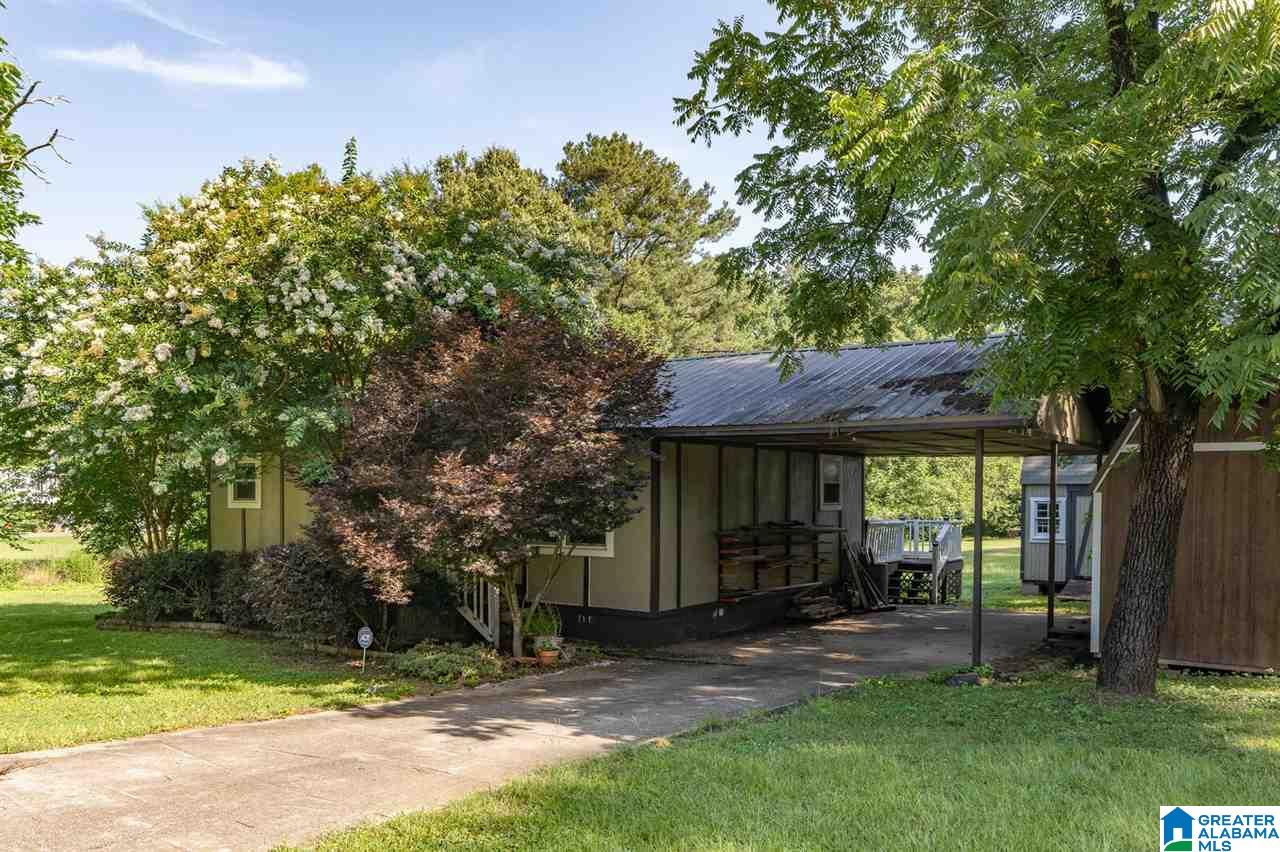 3975 Hilltop Road Southeast Bessemer, AL 35022 - Photo 2 of 20