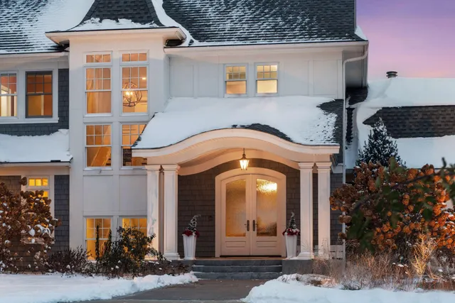 $3,895,000 | 3758 Woodland Cove Parkway, Minnetrista, MN 55331