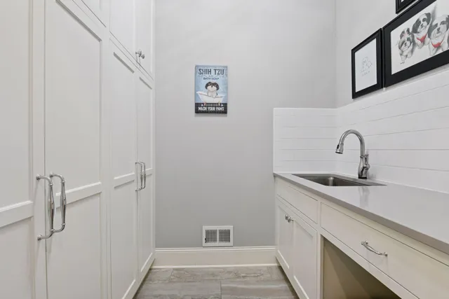 $3,895,000 | 3758 Woodland Cove Parkway, Minnetrista, MN 55331