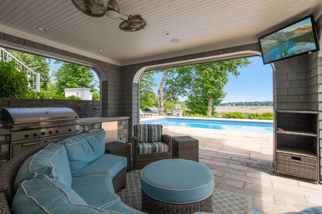 $3,895,000 | 3758 Woodland Cove Parkway, Minnetrista, MN 55331