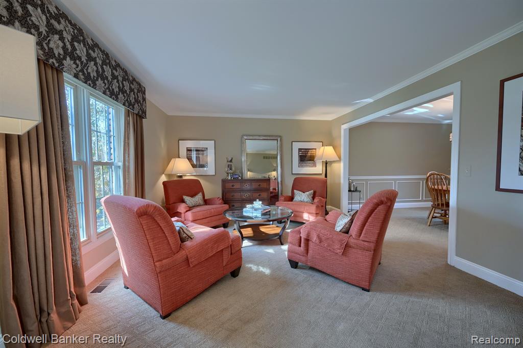 29314 Parkside Farmington Hills, MI 48331 - Photo 7 of 39