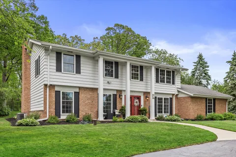 $575,000 | N10-w27274 Rolling Ridge Drive, Waukesha, WI 53188
