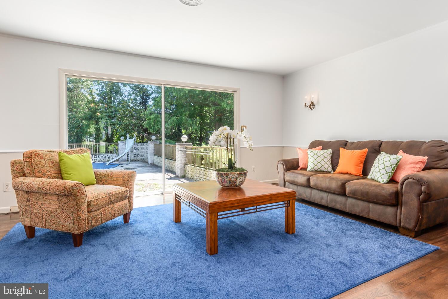 5533 Whitehall Road Cambridge, MD 21613 - Photo 12 of 38 Formal living room