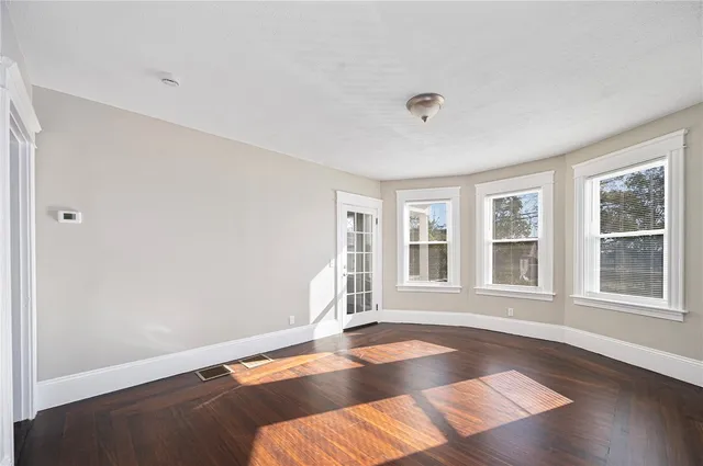 $599,900 | 4 South Carpenter Street, East Providence, RI 02914