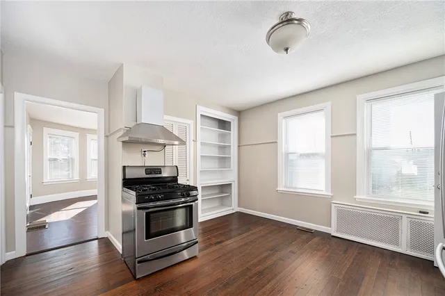 $599,900 | 4 South Carpenter Street, East Providence, RI 02914