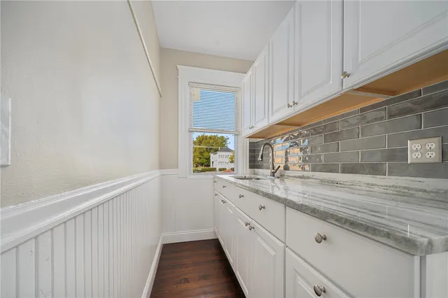 $599,900 | 4 South Carpenter Street, East Providence, RI 02914