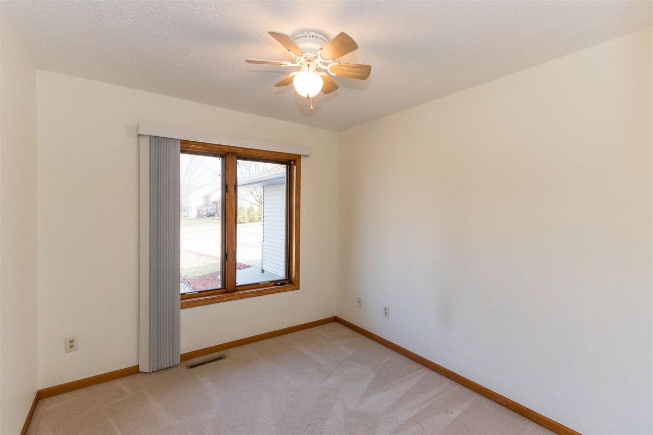 1844 Holiday Road Coralville, IA 52241 - Photo 15 of 27 Gallery Image 15