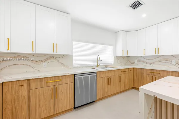 $6,490 | 11835 Southwest 37th Street, Miami, FL 33175