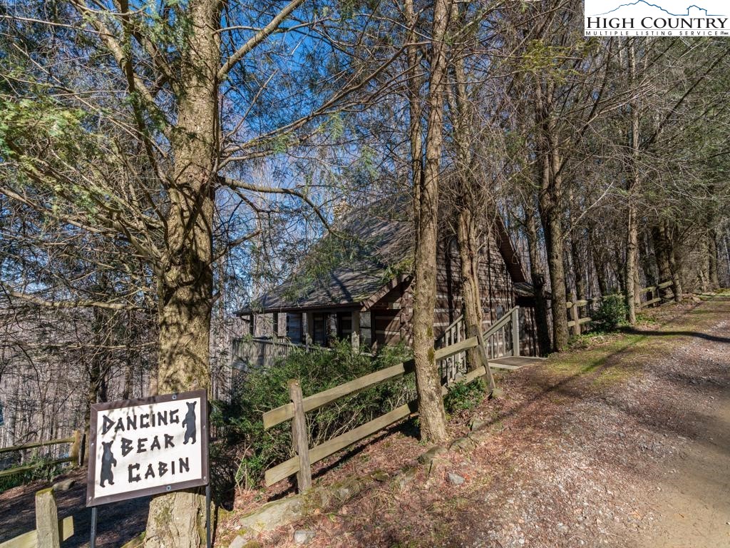 583 Silverleaf Road Zionville, NC 28698 - Photo 2 of 37 Gallery Image 2