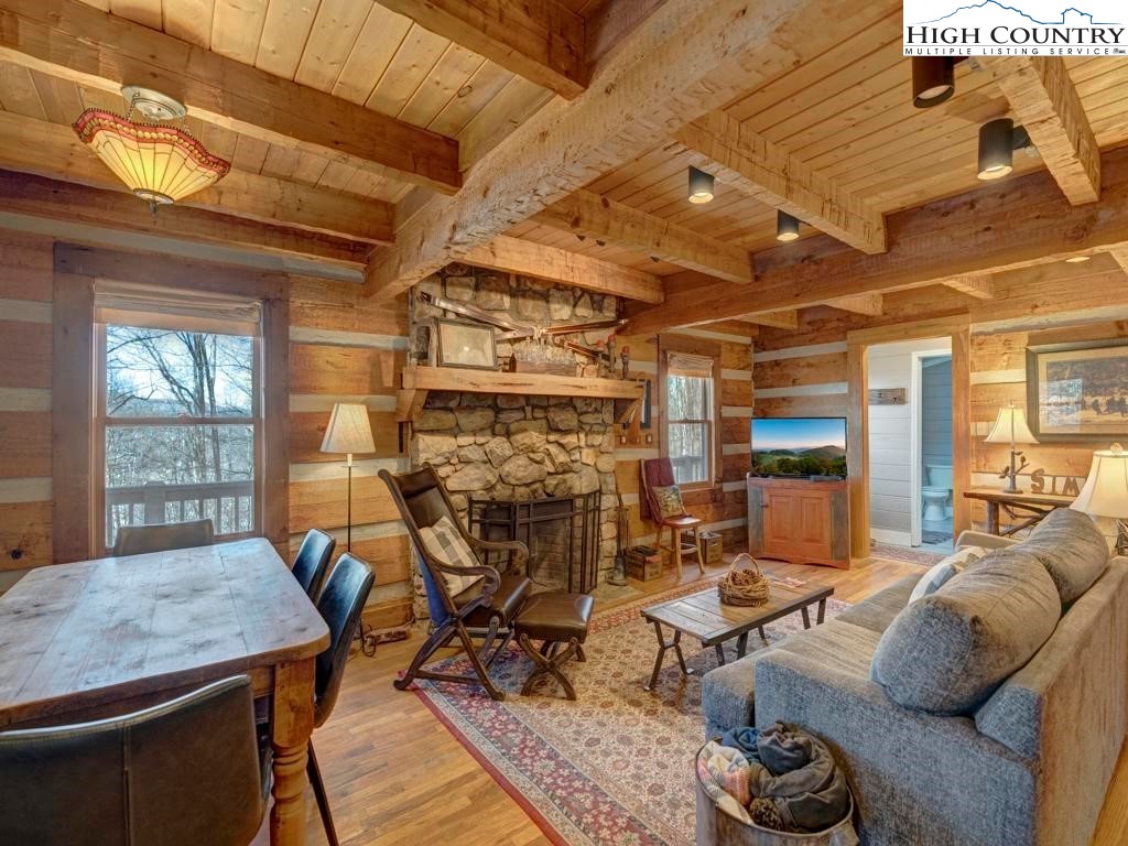 583 Silverleaf Road Zionville, NC 28698 - Photo 3 of 37 Gallery Image 3
