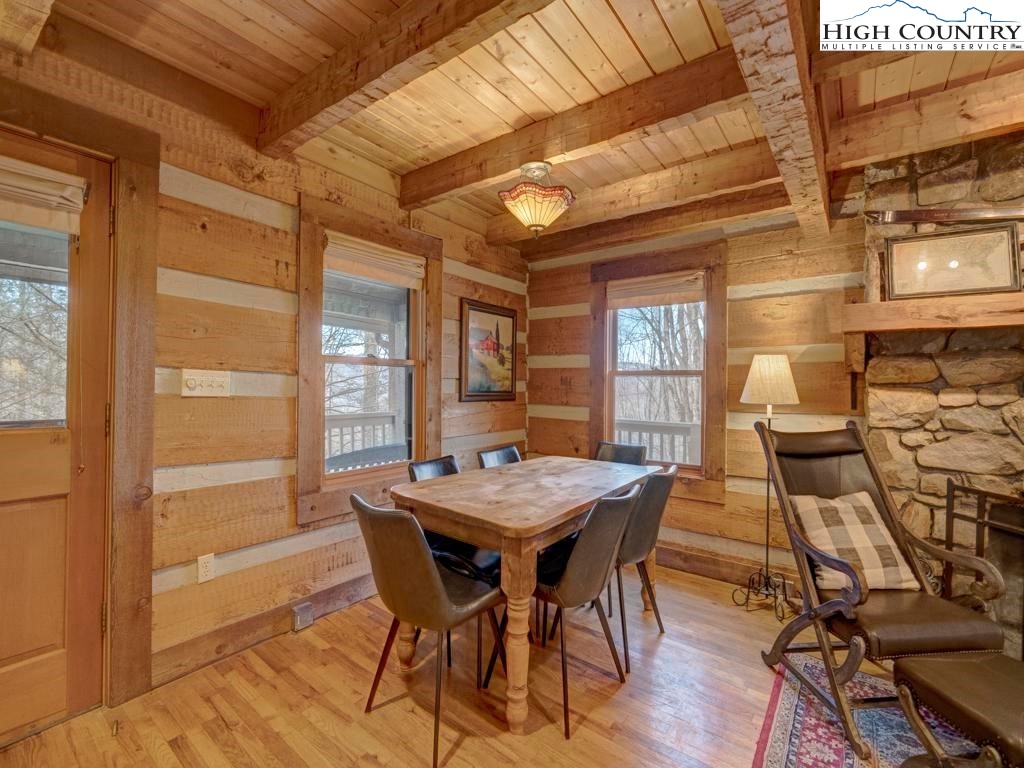 583 Silverleaf Road Zionville, NC 28698 - Photo 5 of 37 Gallery Image 5