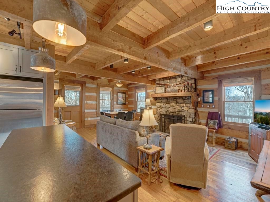 583 Silverleaf Road Zionville, NC 28698 - Photo 8 of 37 Gallery Image 8