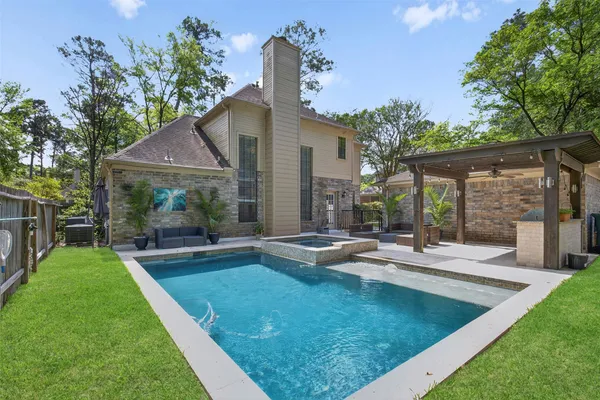 $675,000 | 14 Treestar Place, The Woodlands, TX 77381